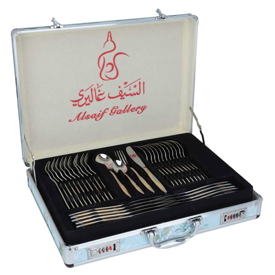 طقم ملاعق استيل بحقيبة ألمنيوم السيف غاليري، 72 قطعة، نقش ذهبي - فضي product image 1